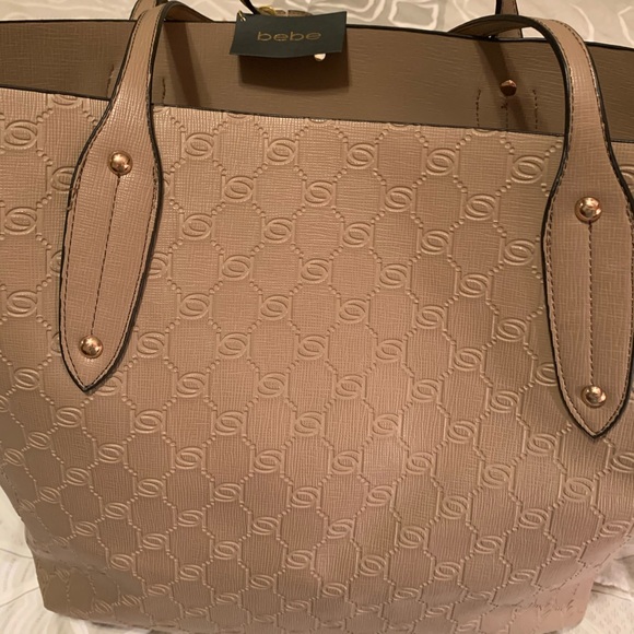 Shoulder bag for a women. - Picture 3 of 7